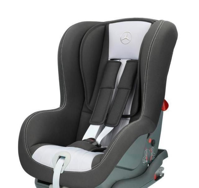 奔驰推出儿童安全座椅,现在我们终于可以买到“配套”产品了